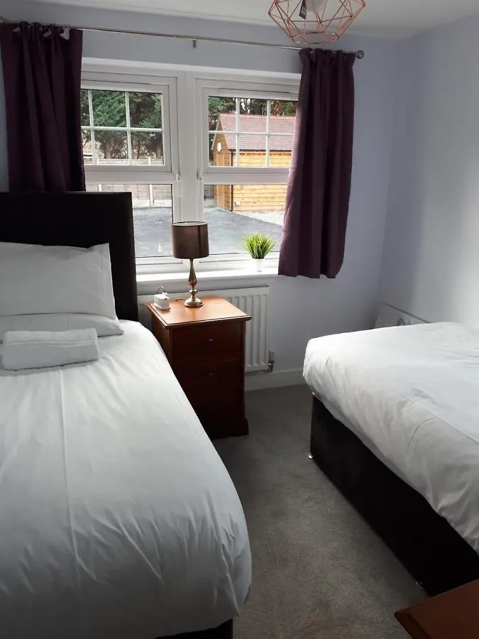 Rentunique St Georges 2X 2 Bed Amazing Apartments Moments From Centre Horley 0*,