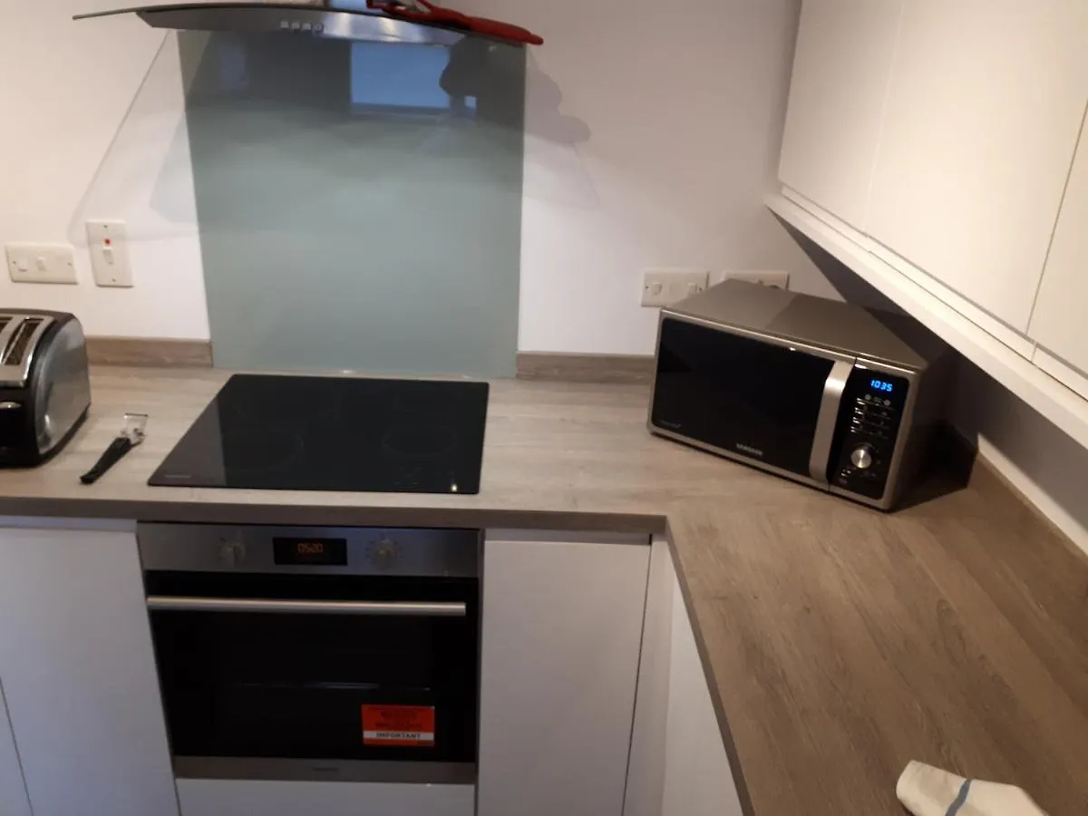 Rentunique St Georges 2X 2 Bed Amazing Apartments Moments From Centre Horley