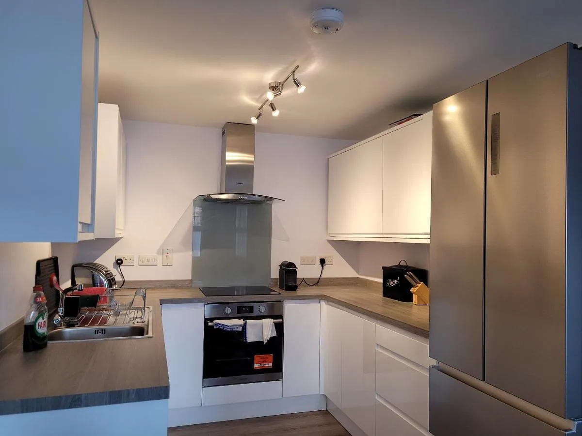 Rentunique St Georges 2X 2 Bed Amazing Apartments Moments From Centre Horley