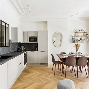 Sublime Quartier Montorgueil Apartment Paris