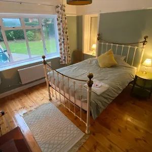 Homestay Double & Single Near Gatwick, Horley
