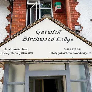  Pensión Gatwick Birchwood With Parking